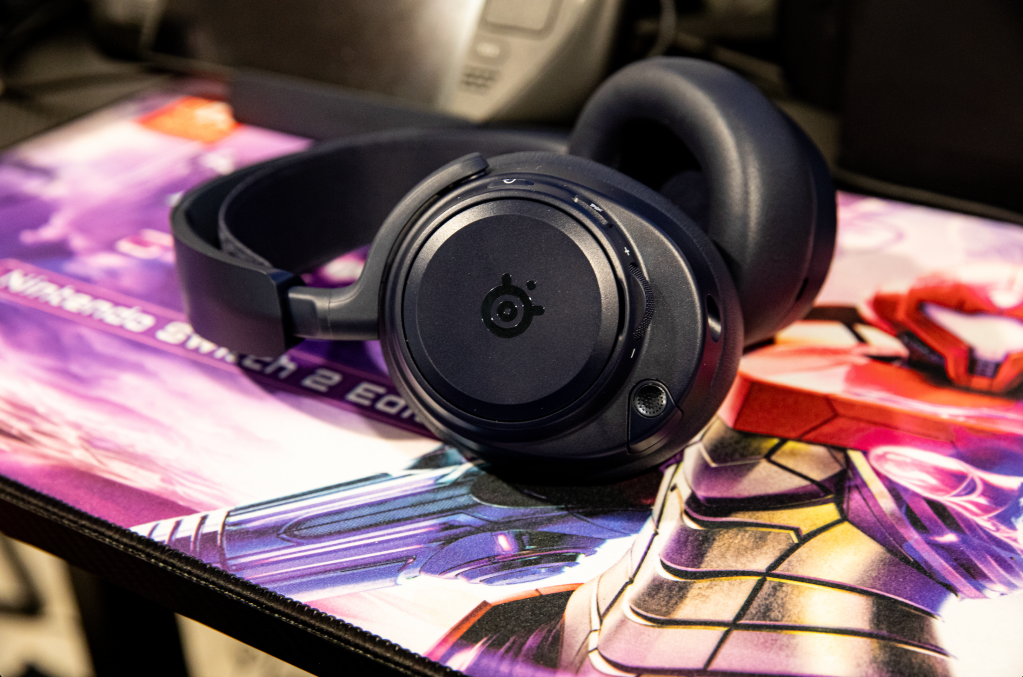 SteelSeries Arctis Nova Pro Omni Review: Perfectly In The Middle