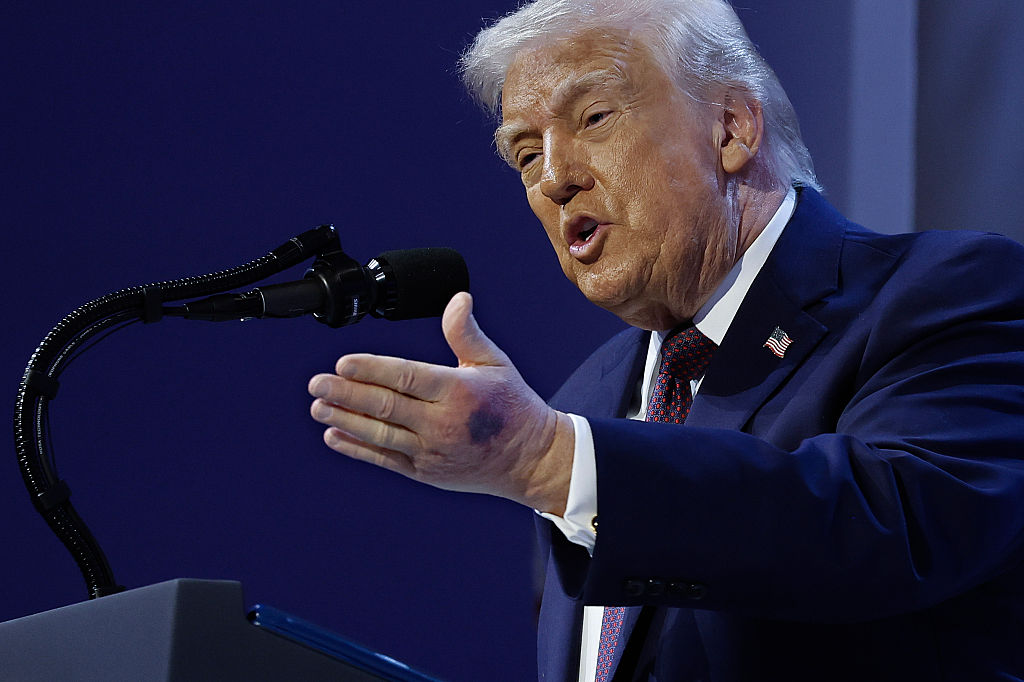 Former Strategist Says White House Is Hiding Trump’s Decline