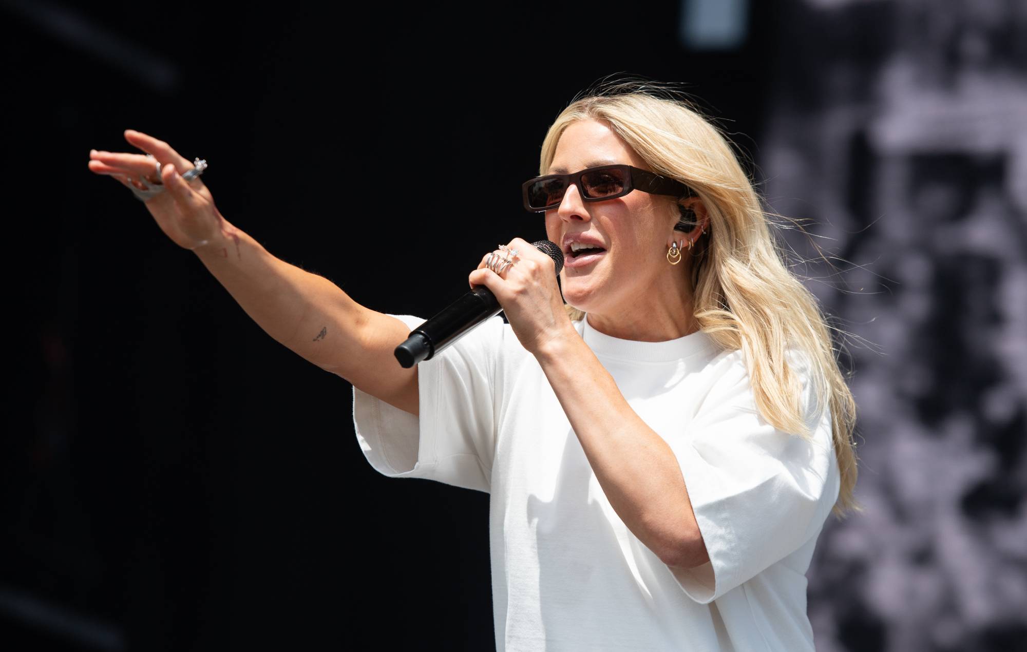 Watch Ellie Goulding cover Justin Bieber’s ‘Daisies’ at BBC Radio 1’s Big Weekend