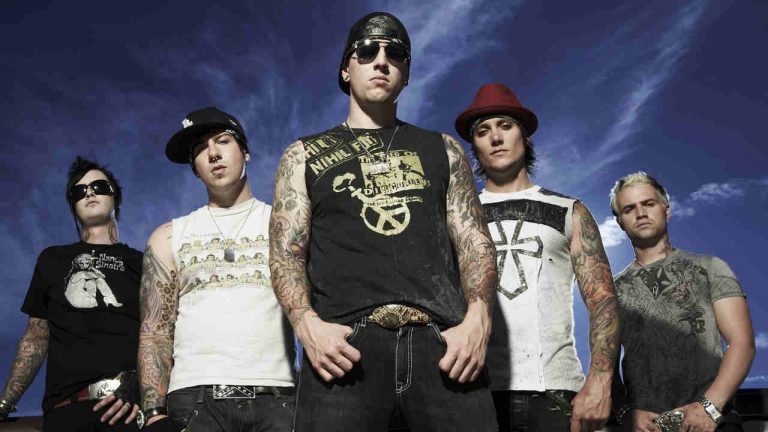 “We were listening to Velvet Revolver. It was the first time in a long time that Slash had been doing that. We wanted to incorporate that vibe”: The OTT metal anthem that transformed Avenged Sevenfold from metalcore upstarts into rock’n’roll stars