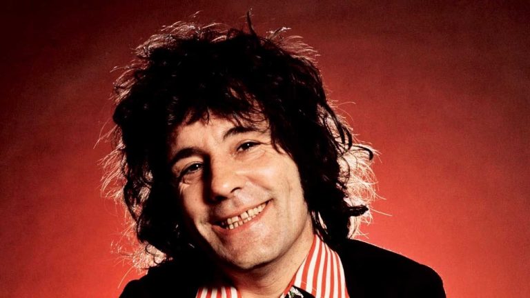 “When they marched through a crowd of Jethro Tull fans in America, led by two bagpipers, they were making memories that would last forever.” Fighting fascism, riots and rock’n’roll: The onstage story of the Sensational Alex Harvey Band