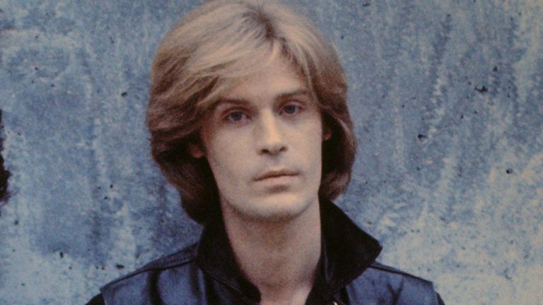 “Sounds of the universe crying”: This pop icon’s label wanted a pop solo album. He gave them a prog record instead. Which is why they suppressed it for three years