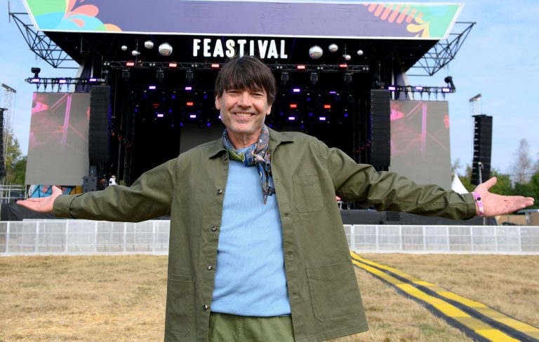 Blur’s Alex James downplays Glastonbury as “a gory drugs bender”: “You’d think it’s the only festival in the world”