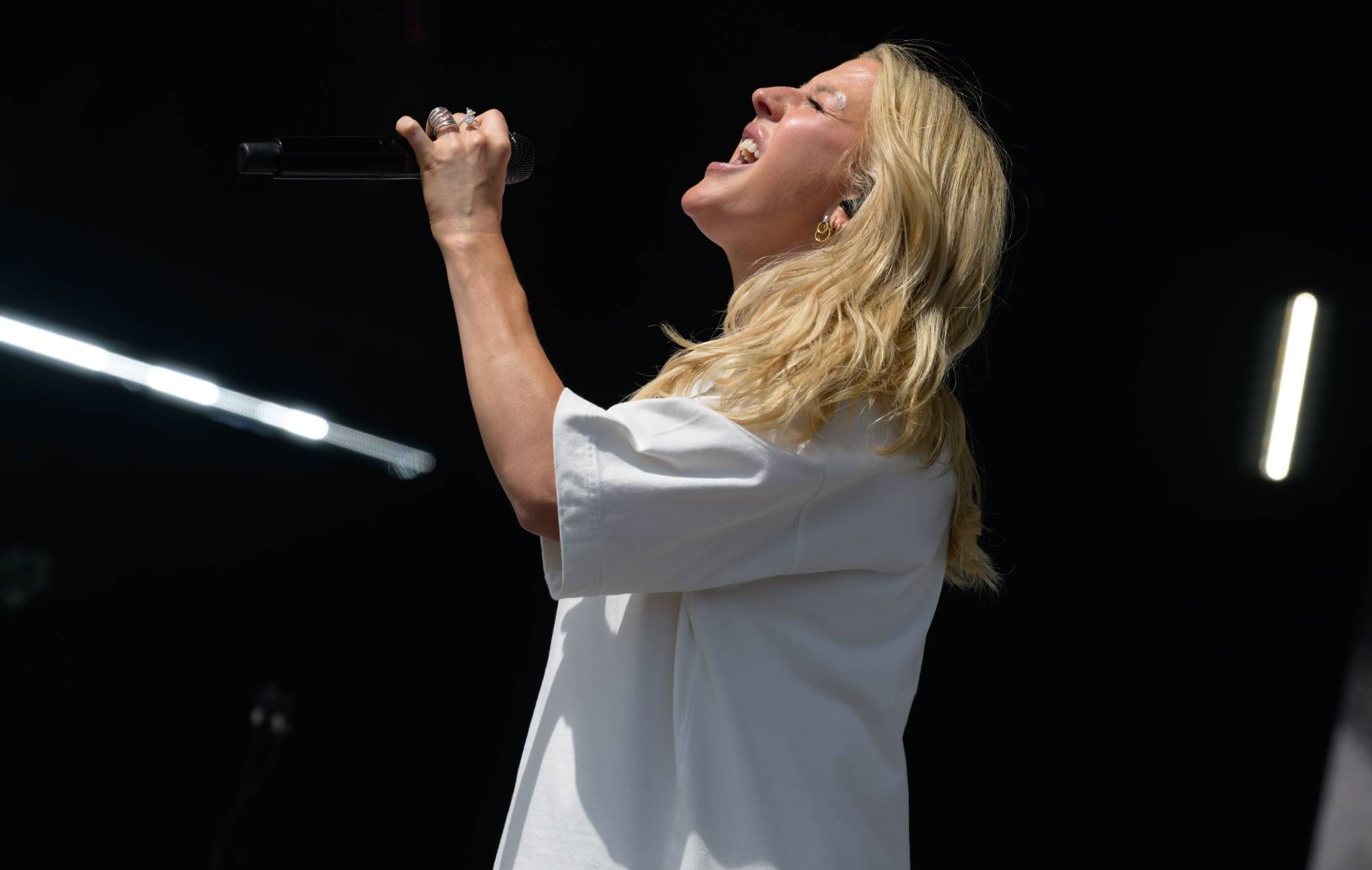 Watch Ellie Goulding debut new single ‘Black Prada Dress’ at Radio 1’s Big Weekend