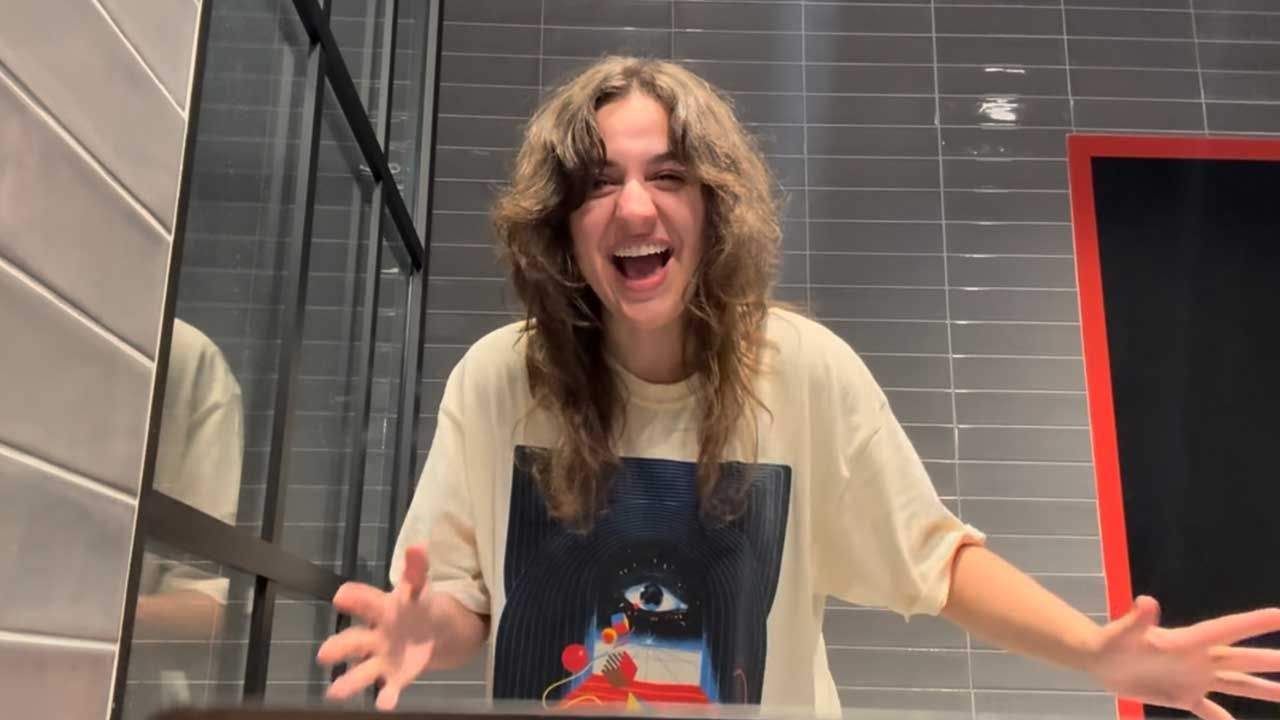 Watch “Weird Al” Yankovic’s guitarist singing Rush’s Cygnus X-1 Book II in a bathroom in Missouri