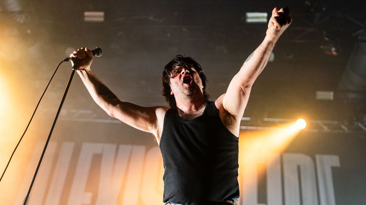 “The only band in the world once again prove why no one else matters”: Alexisonfire dominate London co-headliner with Billy Talent as they celebrate 20 years of post-hardcore classics