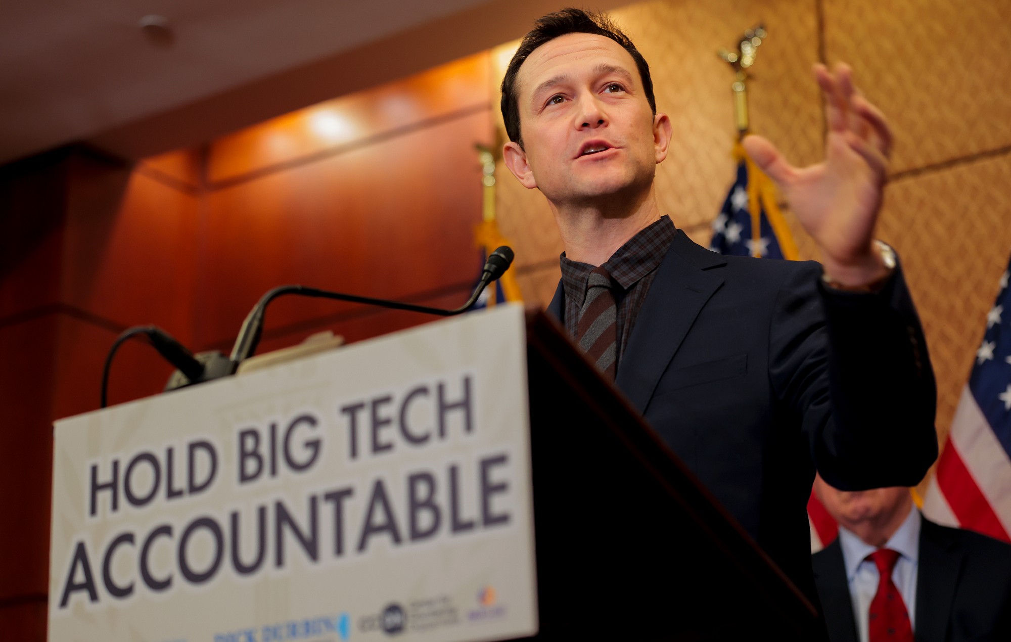 Joseph Gordon-Levitt explains alleged ties to secret society run by controversial billionaire Peter Thiel
