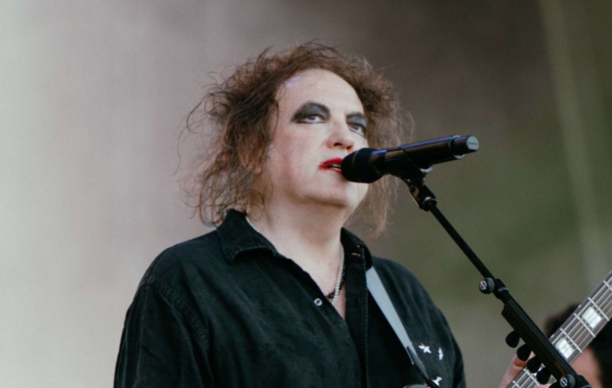 ‘Hot Hot Hot!!!’ – The Cure bring the hits through the heatwave as 2026 UK tour arrives in Cardiff