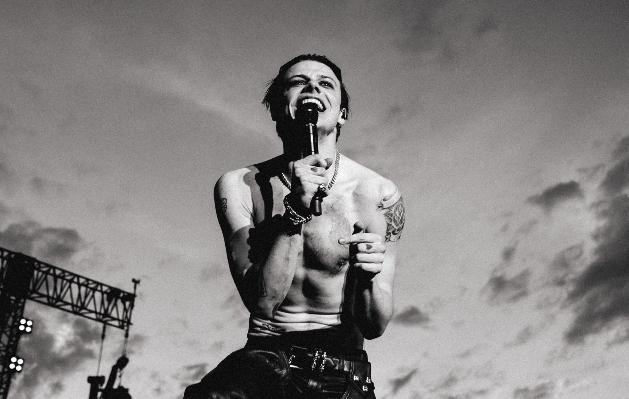 Yungblud teams up with War Child to raise money and change lives at Bludfest 2026