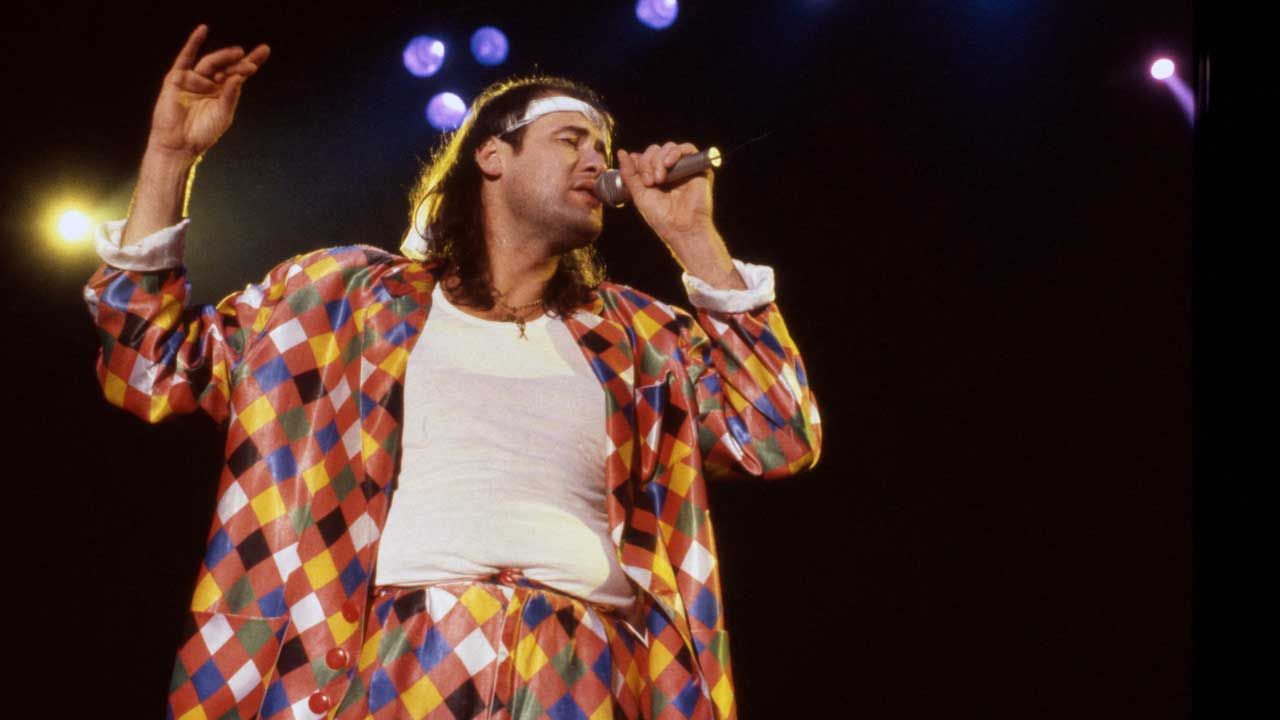 Watch 90 minutes of previously unreleased, high-quality, pro-shot footage from Marillion’s Clutching At Straws tour