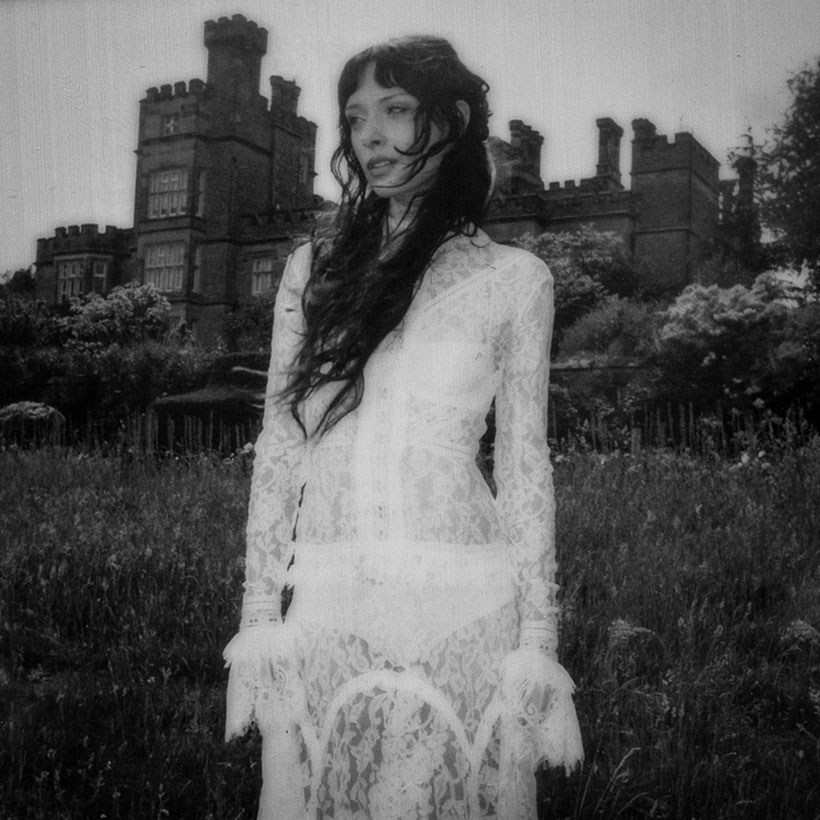 Holly Humberstone Releases ‘it’s a real Cruel World’ EP