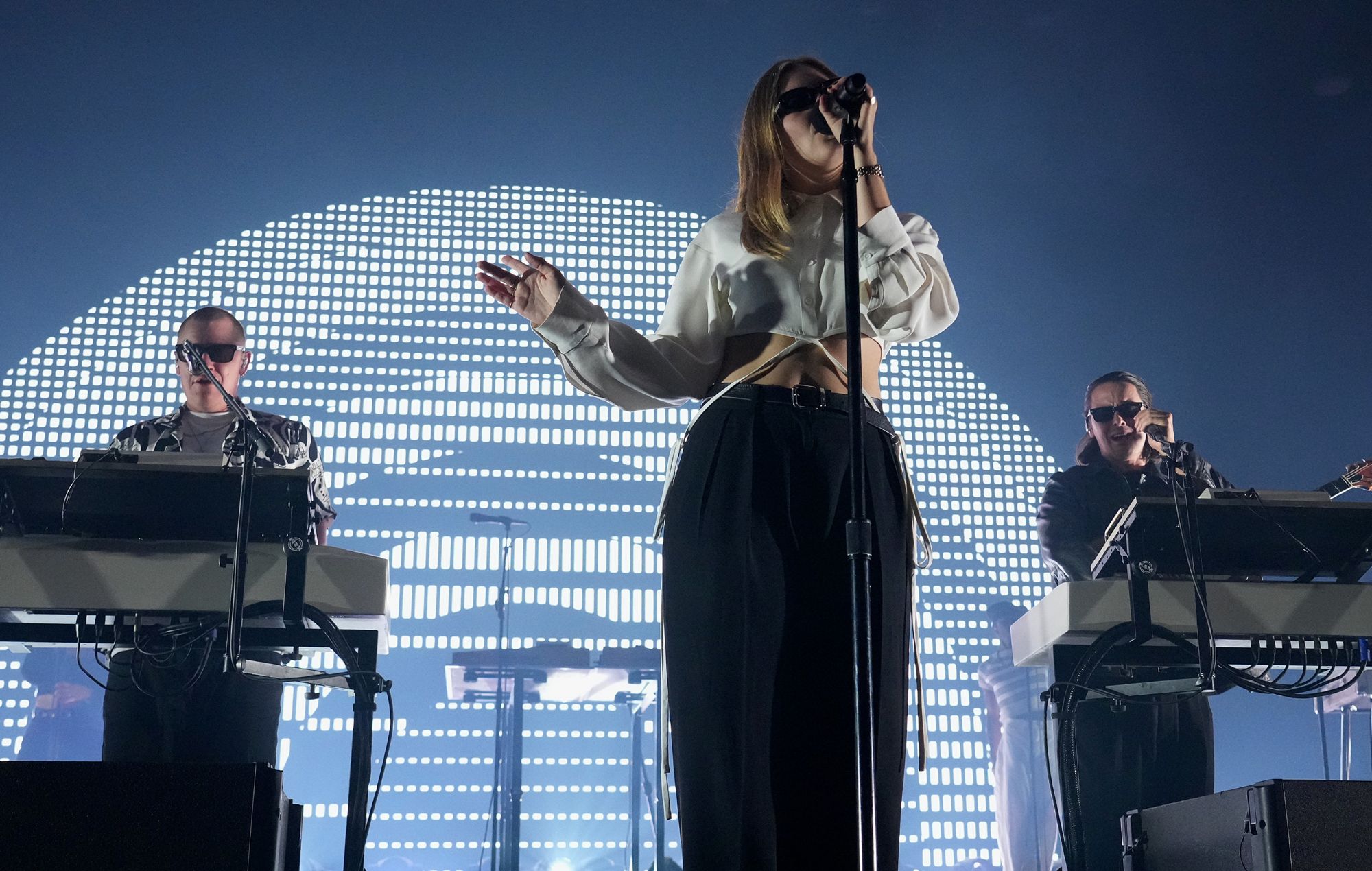 Listen to Jungle’s new feel-good single ‘The Wave’