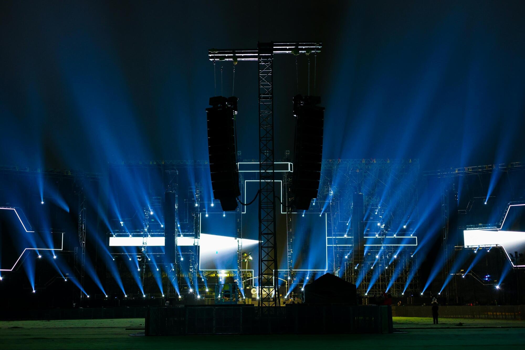 The Rise of Immersive Stage Production Is Reshaping Hip-Hop Performances