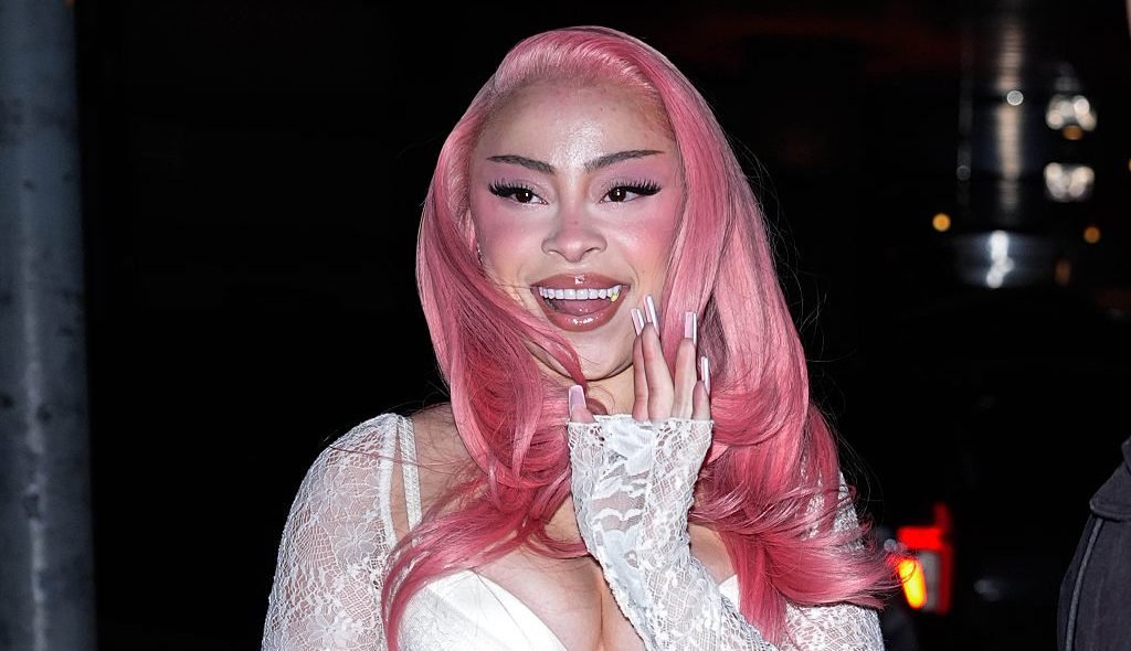 Ice Spice Debuts World’s Largest 18K Gold Tongue Ring