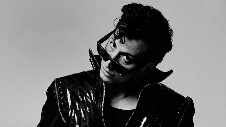 “I almost died several times, proverbially and physically.” From a broken back to the Rolling Stones: Meet rock’s unstoppable new showman, Des Rocs