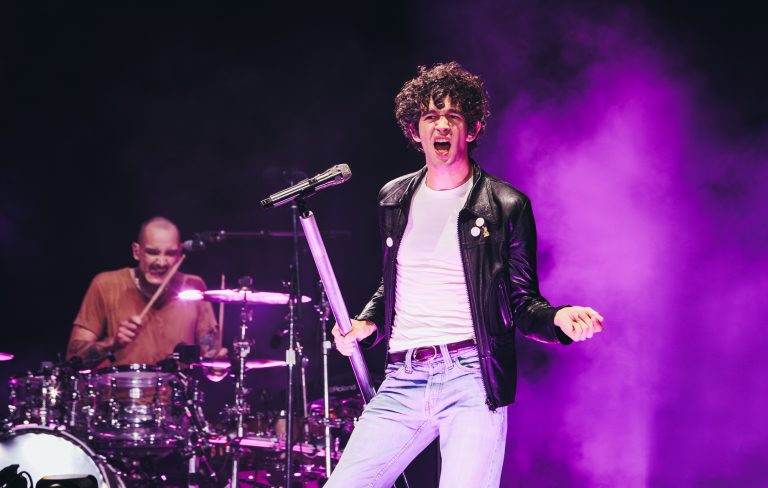 Watch Matty Healy sing with The 1975 tribute band on his Malibu stag do