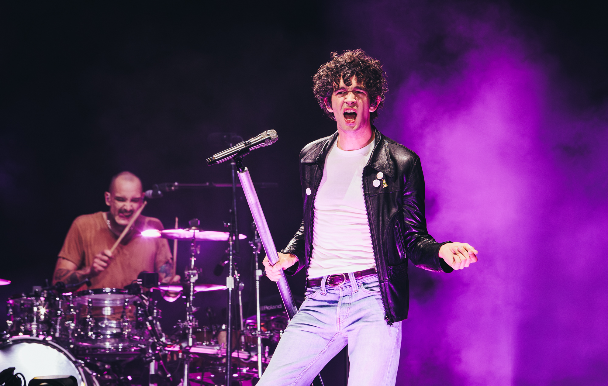 Watch Matty Healy sing with The 1975 tribute band on his Malibu stag do