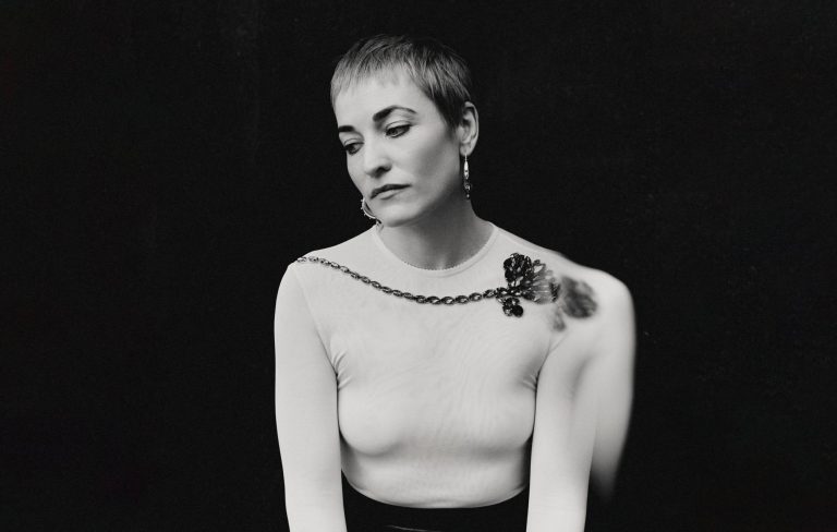 Lankum’s Radie Peat weighs up “two extremes” of relationship on haunting debut solo single, ‘Still I Love Him’