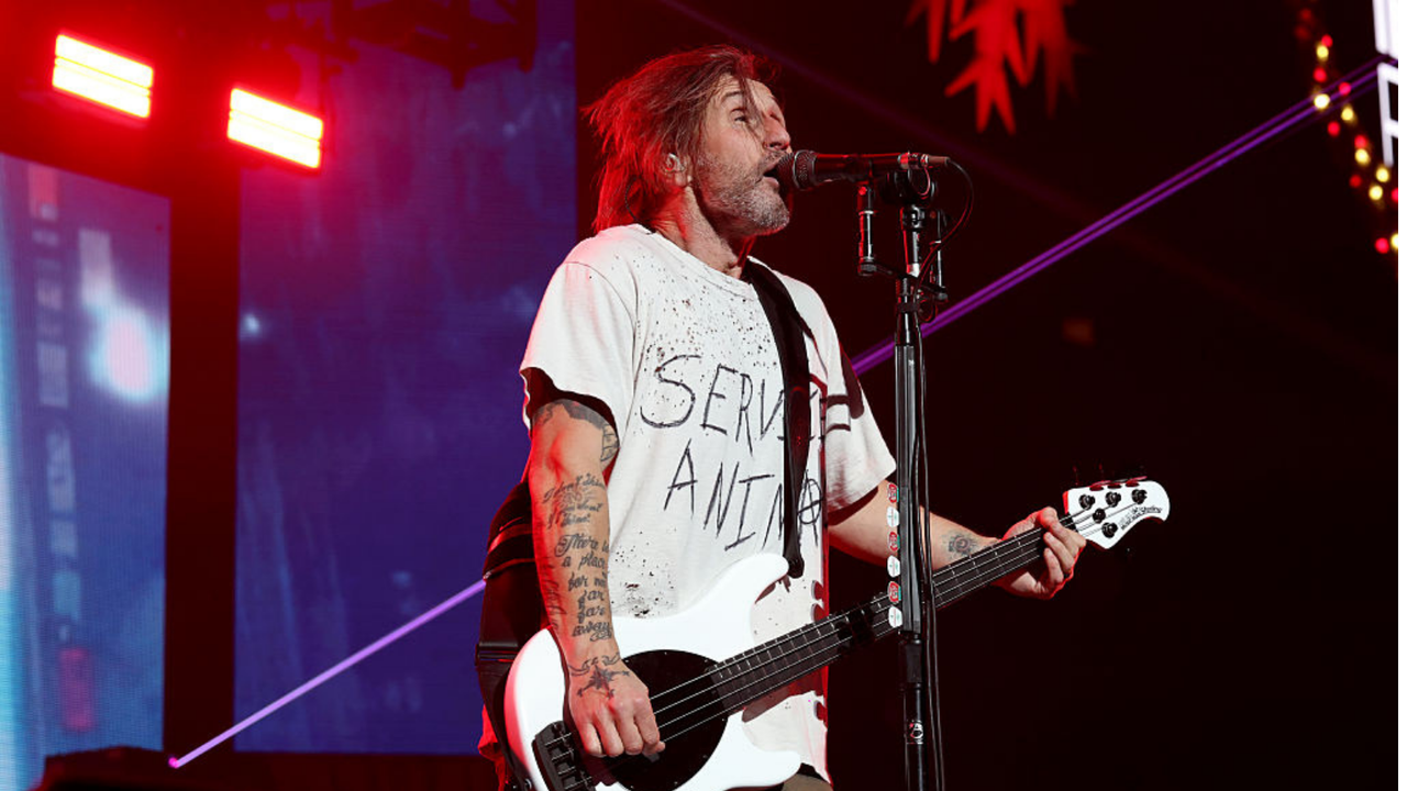 “I can’t do this on my own and I need help.” Shinedown’s Eric Bass steps away from tour to deal with mental health crisis