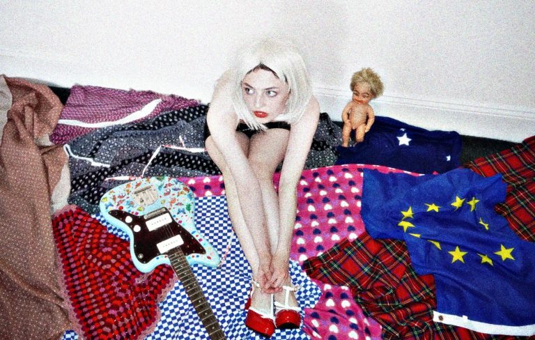 TTSSFU tells us about shaking self-doubt and new music: “I’m going back to dream-pop”