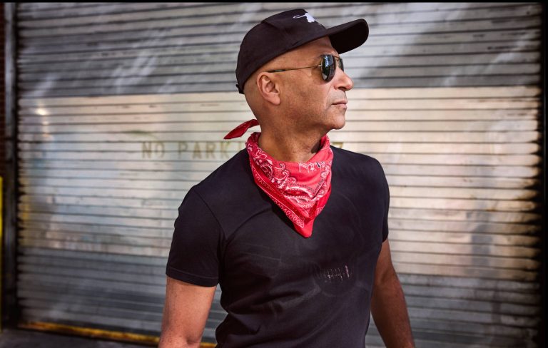 Tom Morello teams up with Kneecap and Beartooth for new album ‘Everyone Gets Everything They Want’ as he shares new single ‘Date Night’
