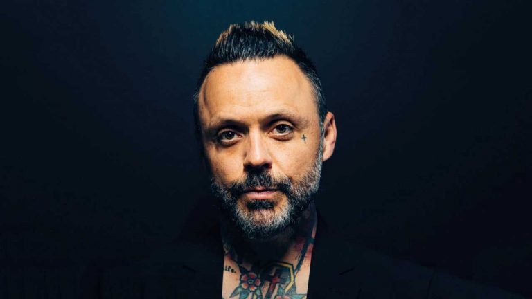 “I blew up in an airport. Talkin’ about killing things and stuff. And you can’t lose it in an airport in America.” Blue October’s Justin Furstenfeld reflects on runaway creativity – and personal train wrecks