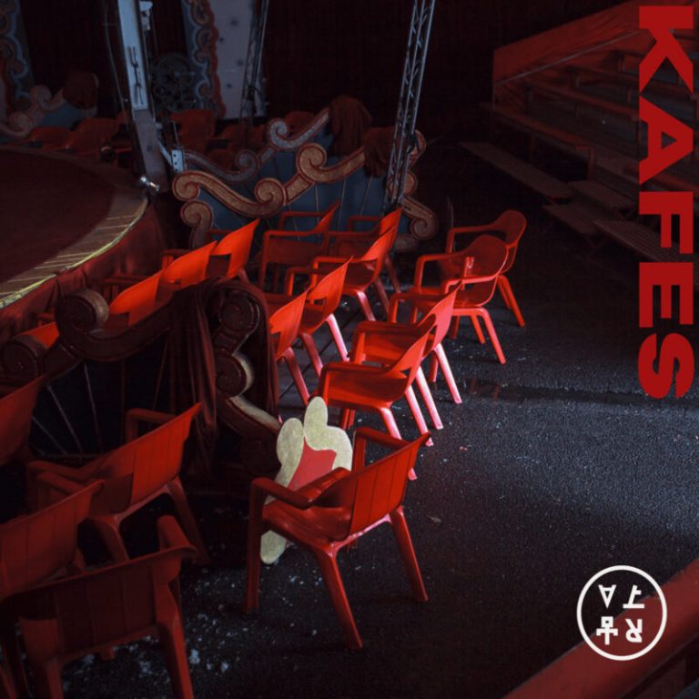 “My Fate is in Your Hands” — London-based Darkwave Artist Affet Robot Brings His Trilogy of Singles to a Close With “Kafes”