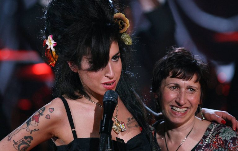 Amy Winehouse’s mother leads tributes and reflects on 15th anniversary of her death: “She was a victim of her own success”
