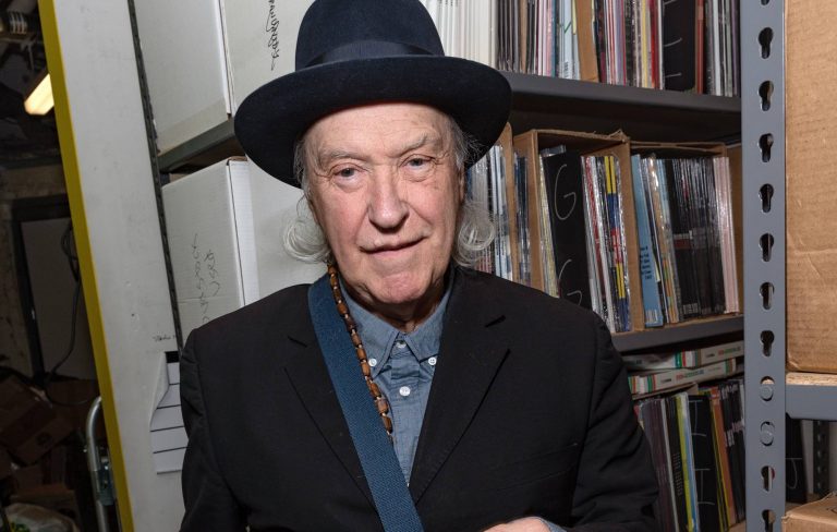 Dave Davies reignites The Kinks’ feud with The Beatles: “George Harrison was the only one I really liked”