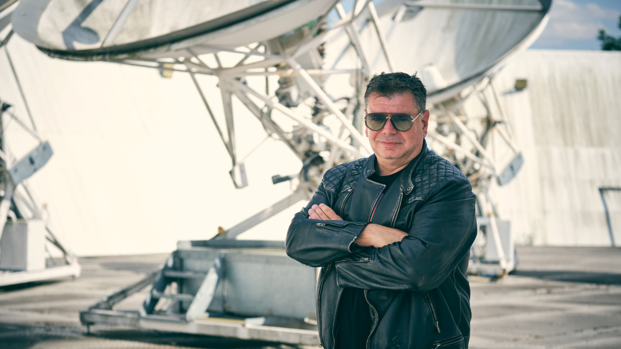 “I hope Lonely Robot fans find this to be a fitting epilogue.” John Mitchell announces final Lonely Robot album, An Ending