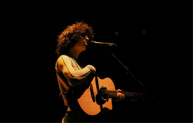 Jacob Alon announces double ‘Live From The Roundhouse’ album and shares stunning cover of Nirvana’s ‘All Apologies’