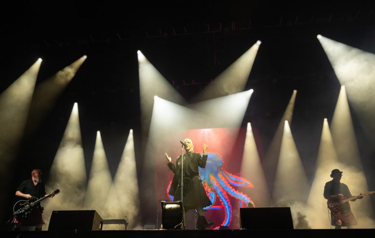 Garbage don kilts as Nicola Sturgeon pays tribute to the band at their last ever Scottish gig