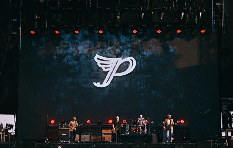 Pixies respond to Dave Grohl’s claim that ‘Surfer Rosa’ is “the perfect record”