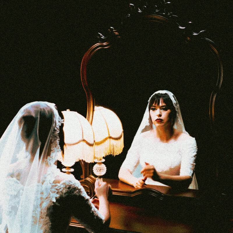 “Condemn Me With Your Love” — Tania Cassette Unveils Video for Spanish Synthpop Confessional “Por Tu Amor”