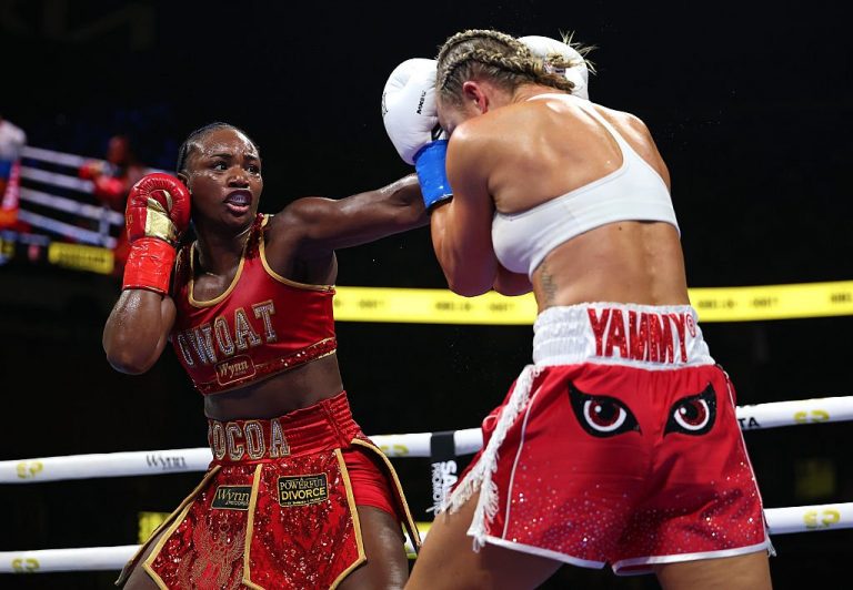 Boxer Claressa Shields Dominates Kaye Scott In Middleweight Clash