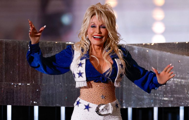 Dolly Parton says she’s exploring “avatar performances”