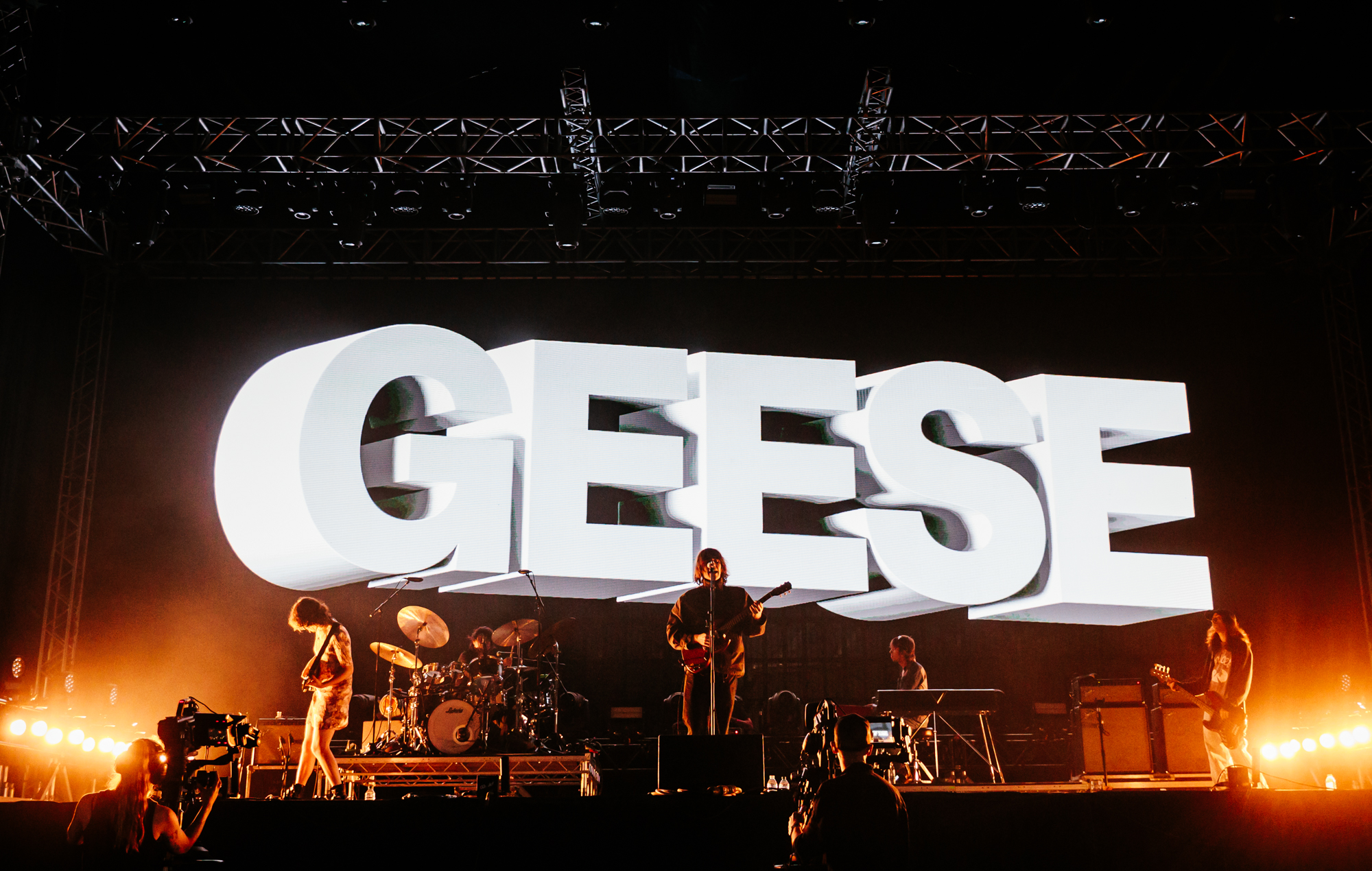 Geese live at Reading Festival 2026: an apocalyptic show amid a biblical downpour