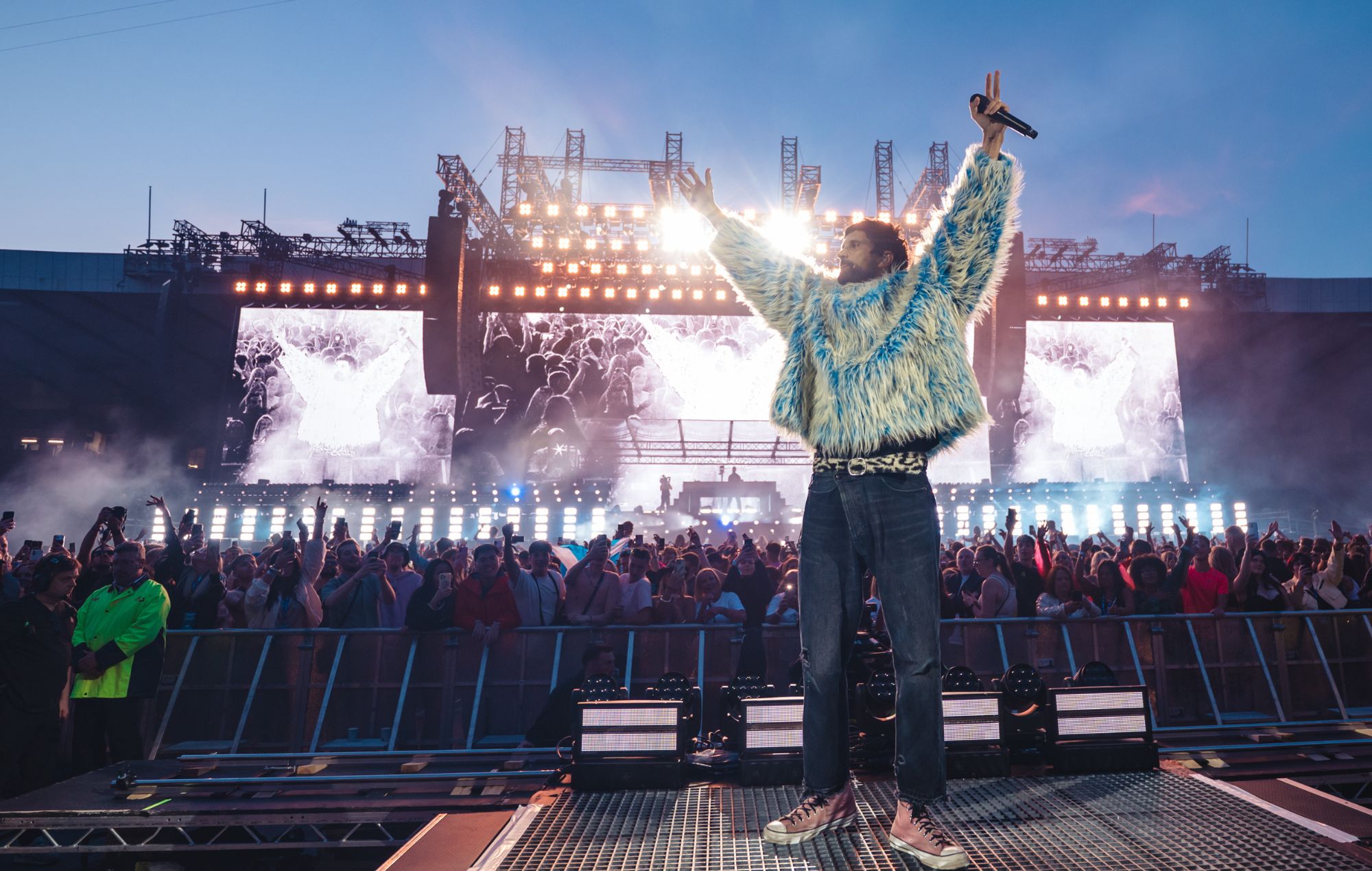 Watch Kasabian’s Serge Pizzorno join Calvin Harris for ‘Release The Pressure’ at huge Hampden Park shows as DJ celebrates with ‘rave haggis’