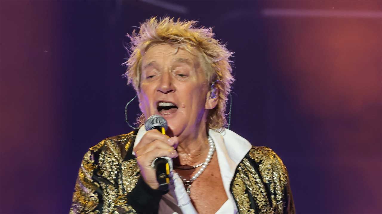 Rod Stewart cancels upcoming tour dates after undergoing heart surgery