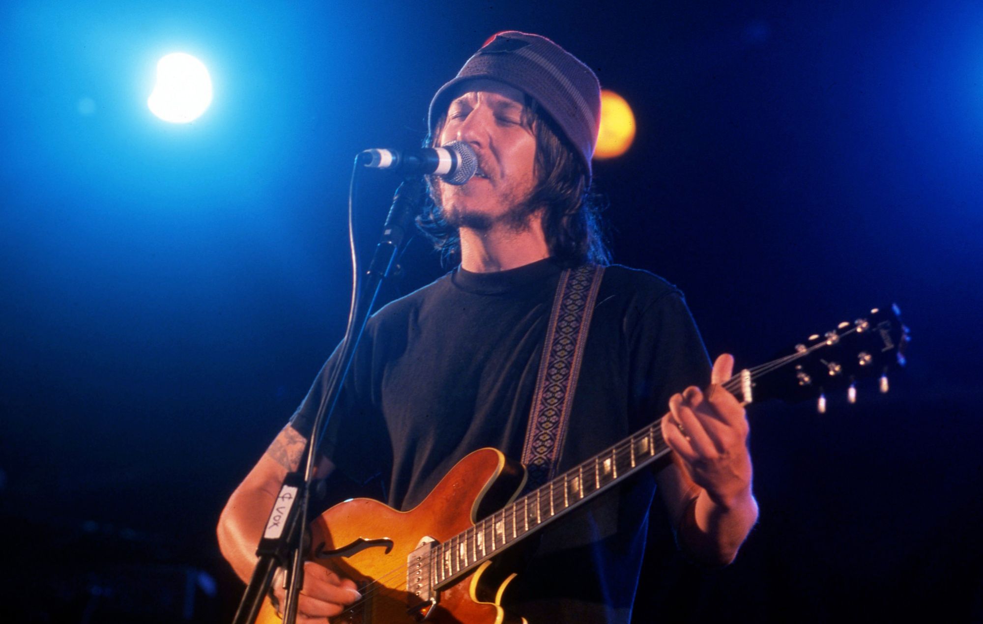 Fan receives response to letter from Elliott Smith 23 years later
