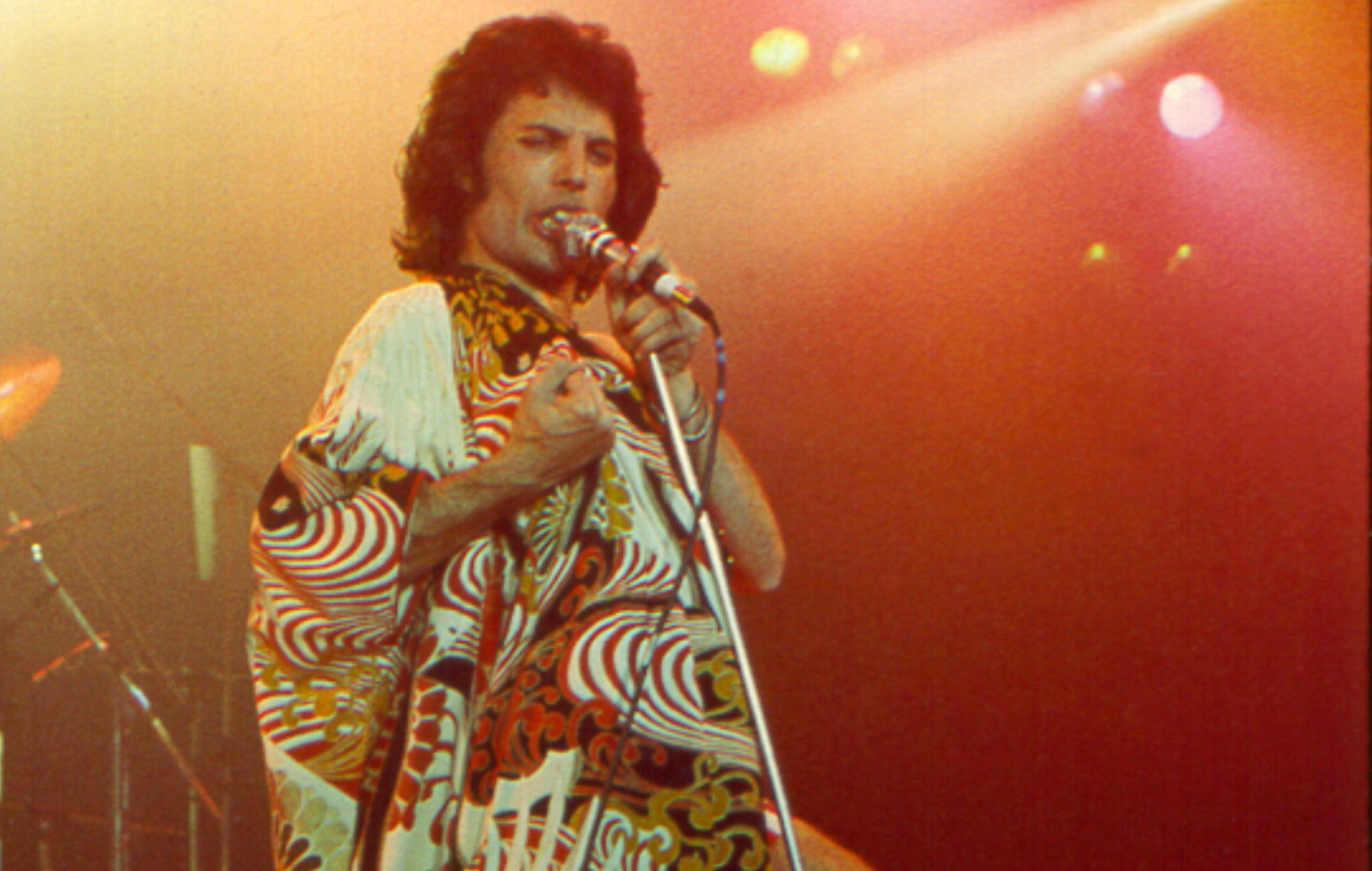 Former Queen bassist Barry Mitchell dies as fans pay tribute: “Terribly sad news”