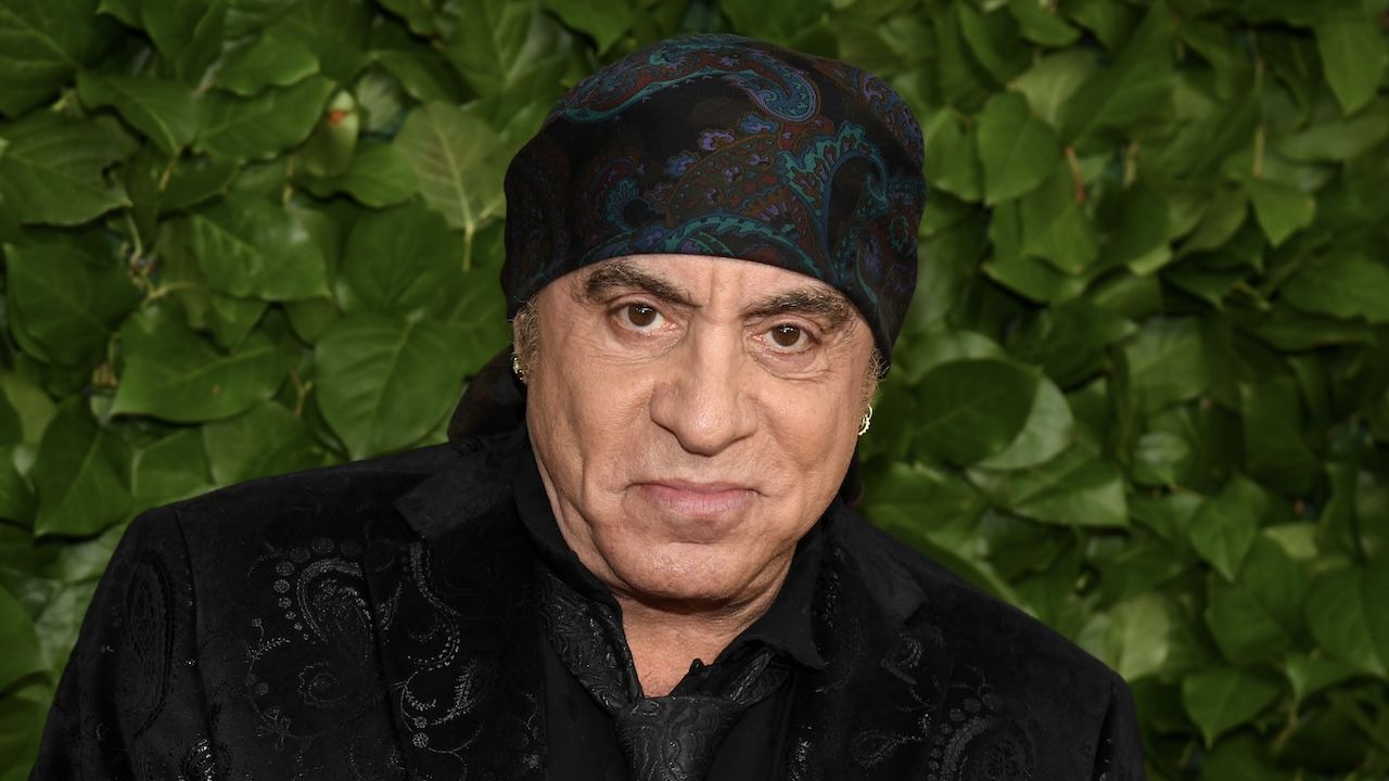 Sopranos star Steven Van Zandt has written a TV show about three brothers – a rock star, a gangster and a FBI agent – and he wants Johnny Depp to take a starring role