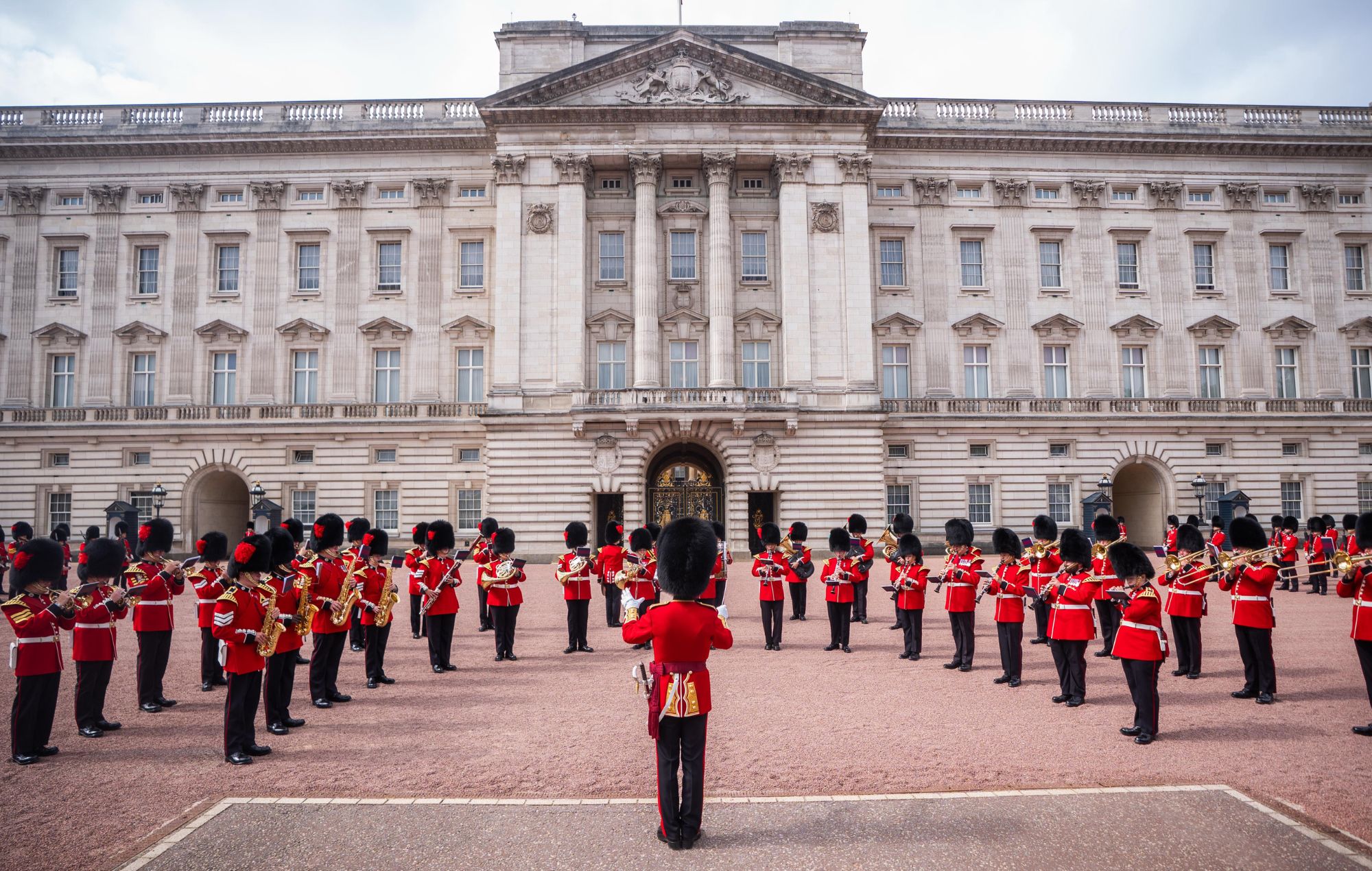 Watch The King’s Guard pay tribute to Dolly Parton by performing ‘9 To 5’ at Buckingham Palace