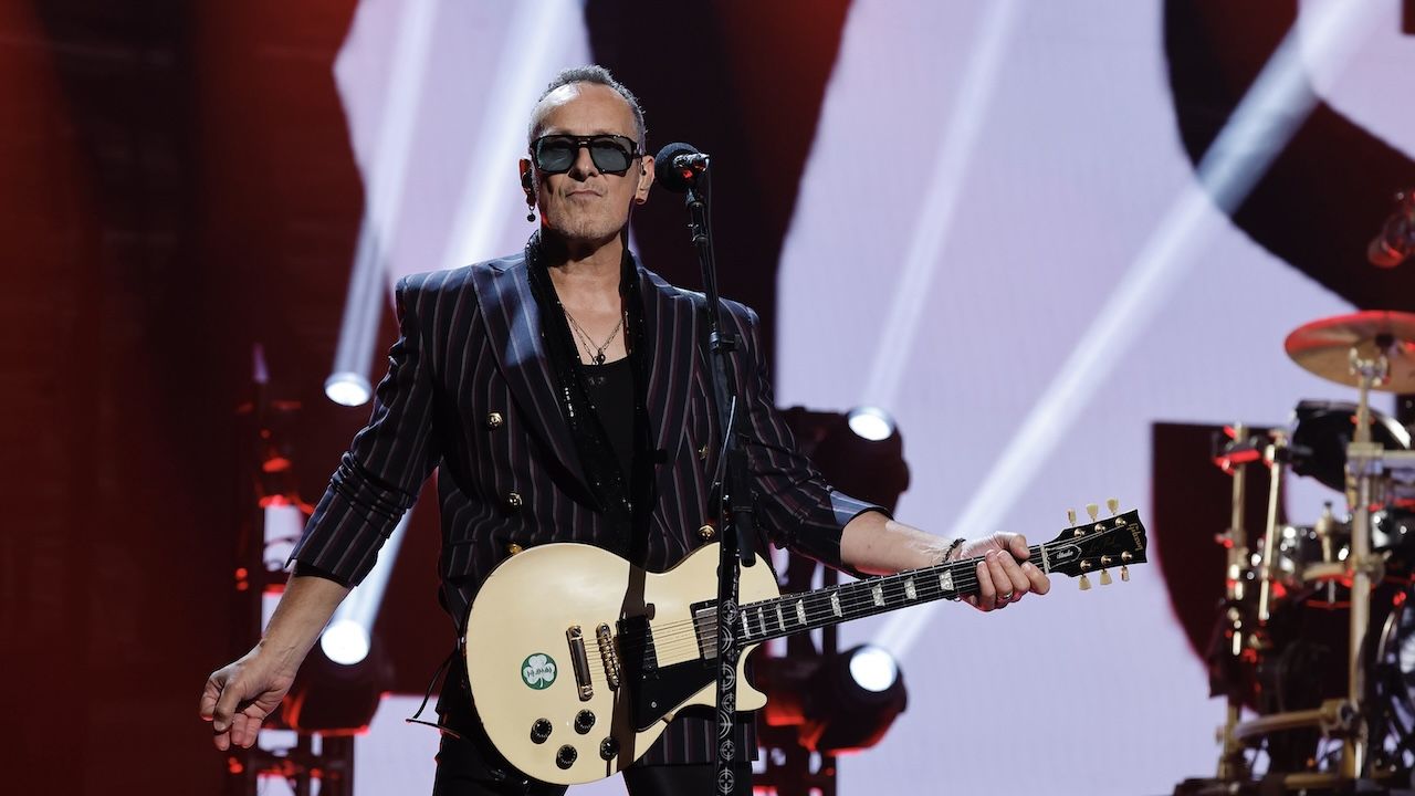 “I did a donor transplant. Unfortunately, it didn’t stick. So the cancer has returned.” Def Leppard guitarist Vivian Campbell’s cancer has returned, but he’s refusing to live in fear