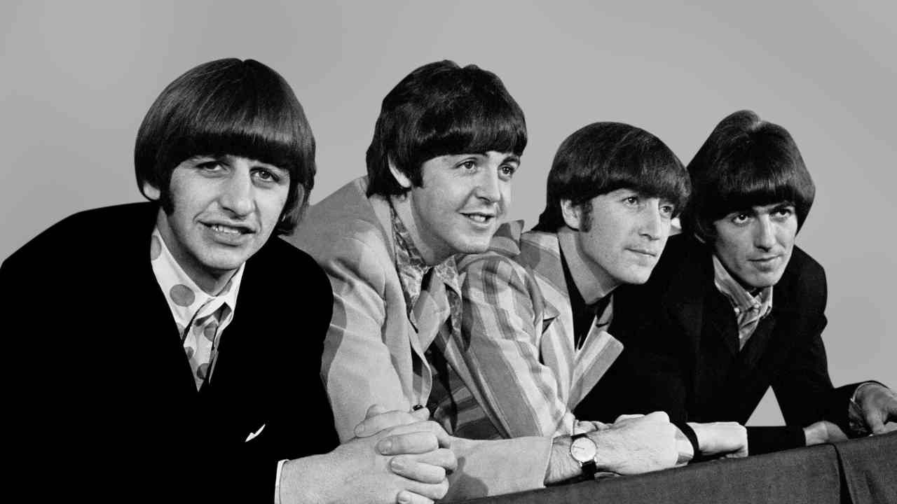 The mad genius of The Beatles’ Revolver, the album that changed the 1960s: “Paul turned up in his pyjamas, carpet slippers, and a jacket over his pyjama top.”