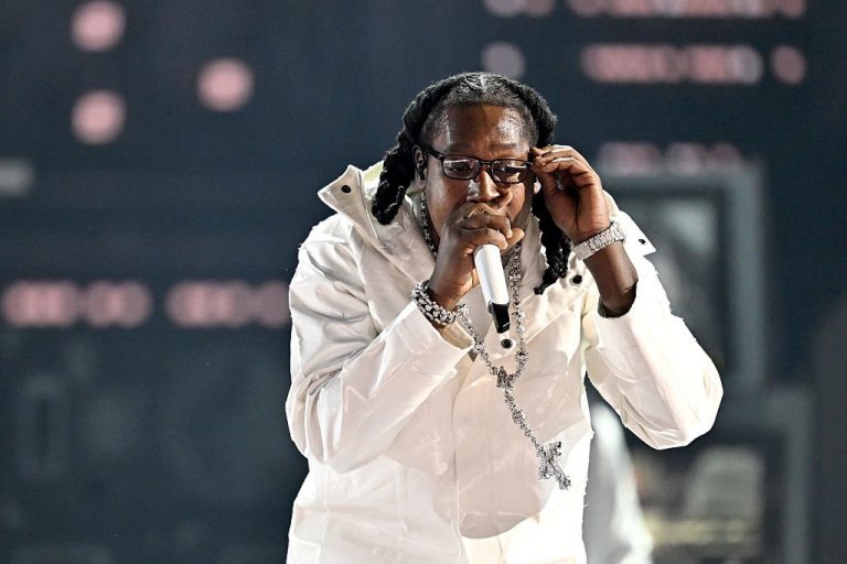 Don Toliver Brings Drake On Stage Despite Travis Scott And 6 God Beef Rumors